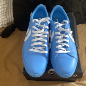 Converse, baby blue leather in mint condition